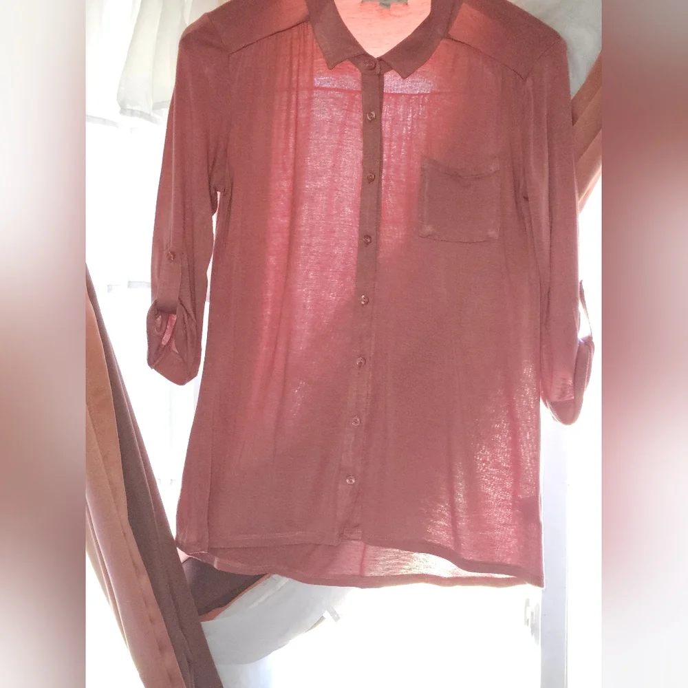 💵3/$20 Pink Rose Lightweight Mauve Button UpShirt - Picture 14 of 15